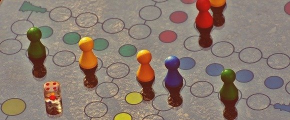 The Two Worlds. How to Lead a Female Team Effectively The Two Worlds. How to Lead a Female Team Effectively